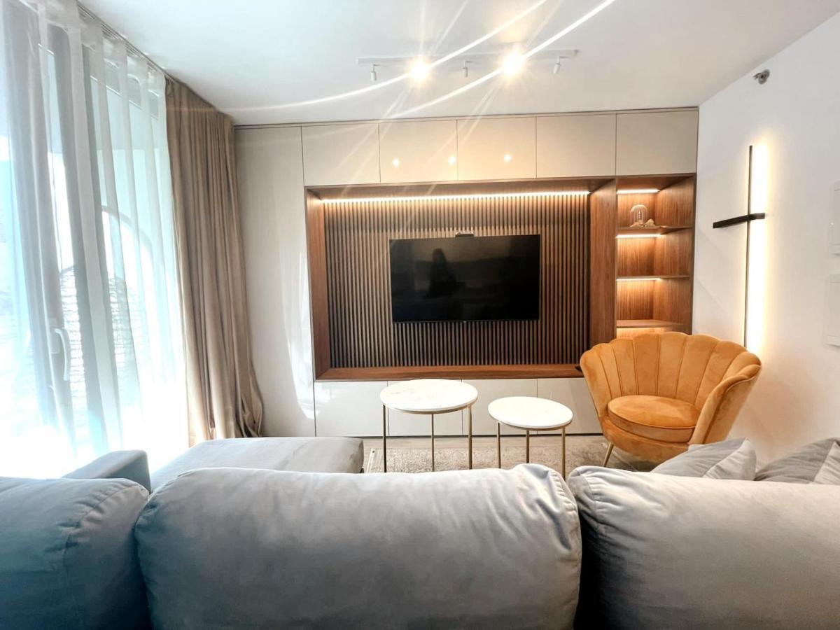 Apartment In Central With Private Parking